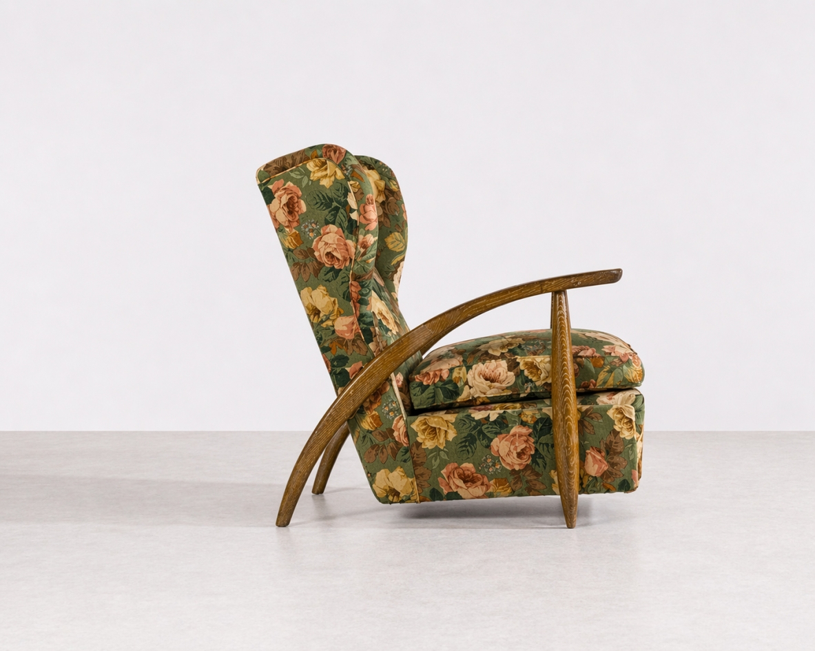 Poltrona bergére in legno di rovere Manifattura Guglielmo Pecorini & Co., 1940.
