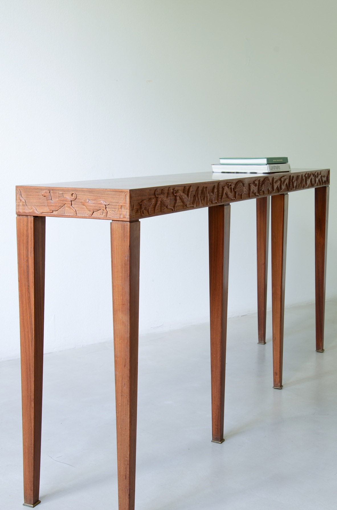 Elegant oak console table with a finely carved band featuring hunting scenes 1935