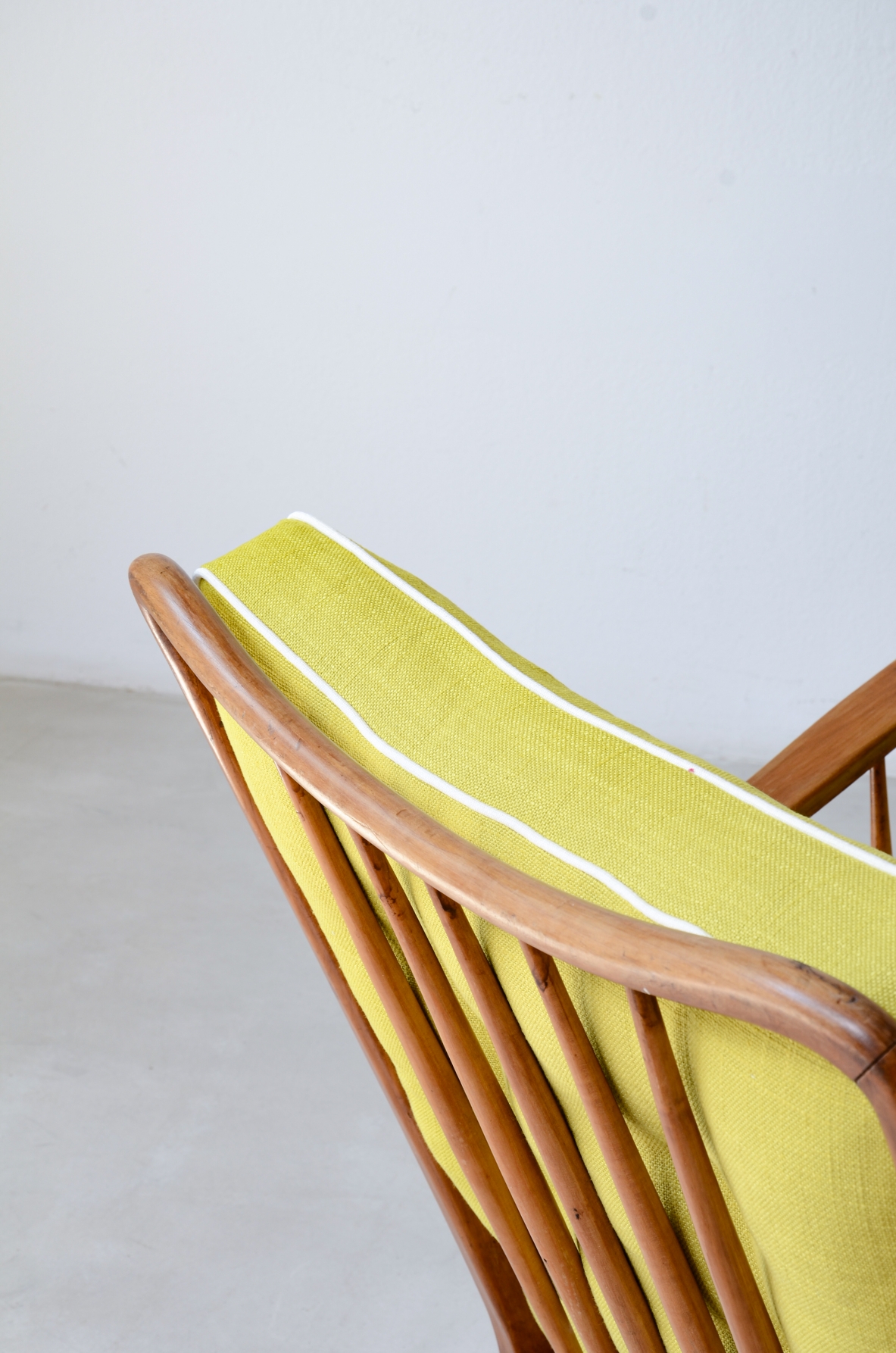 Gianni Albertini, Pair of cherry wood armchairs, Italian Manufacture, ca.1950.