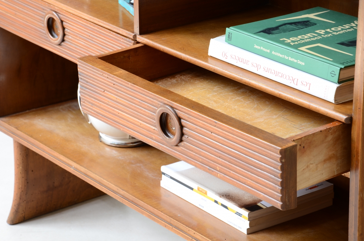 Paolo Buffa Mobile in legno chiaro con due cassetti in legno grissinato