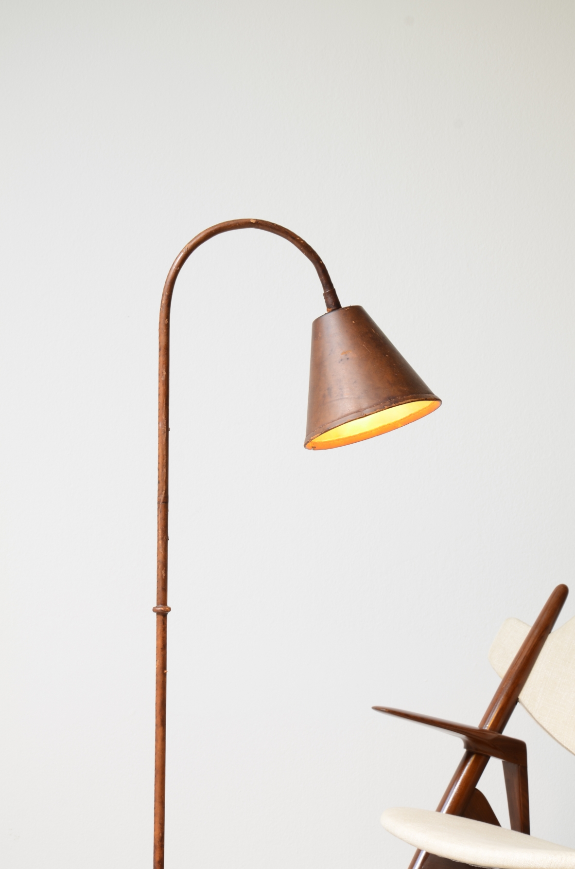 Jacques Adnet  Reading lamp entirely covered in leather. designed for Valenti, Spain, 1940.