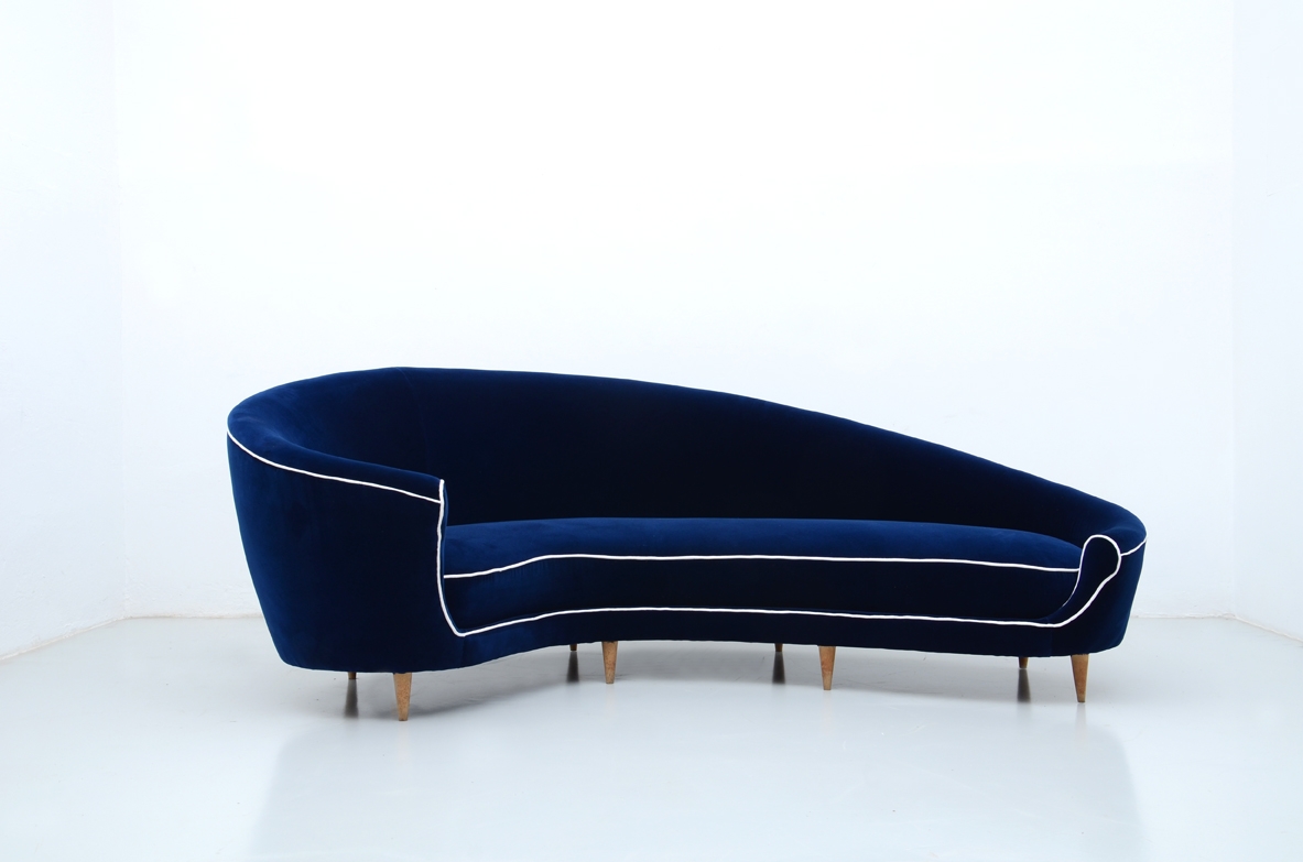 Federico Munari, splendid Italian 1950's curved sofa.