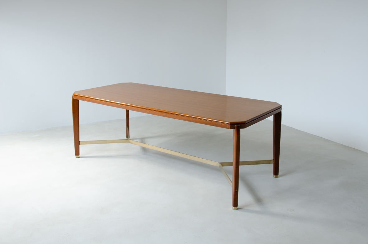 Gio Ponti, due tavoli in noce biondo con crociera in ottone disegnati e prodotti per gli uffici BNL di Milano nel 1956ca.
