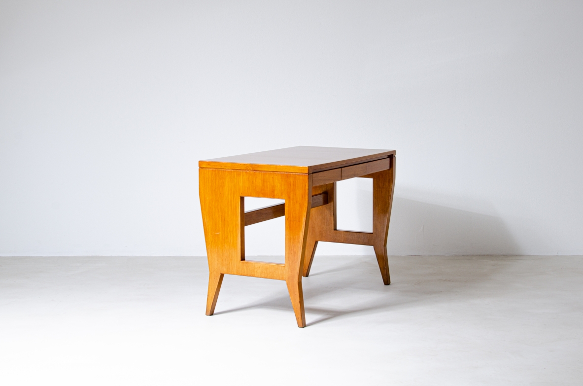 Giò Ponti, scrivania in legno e puntali in ottone, Marchio originale BNL 1950