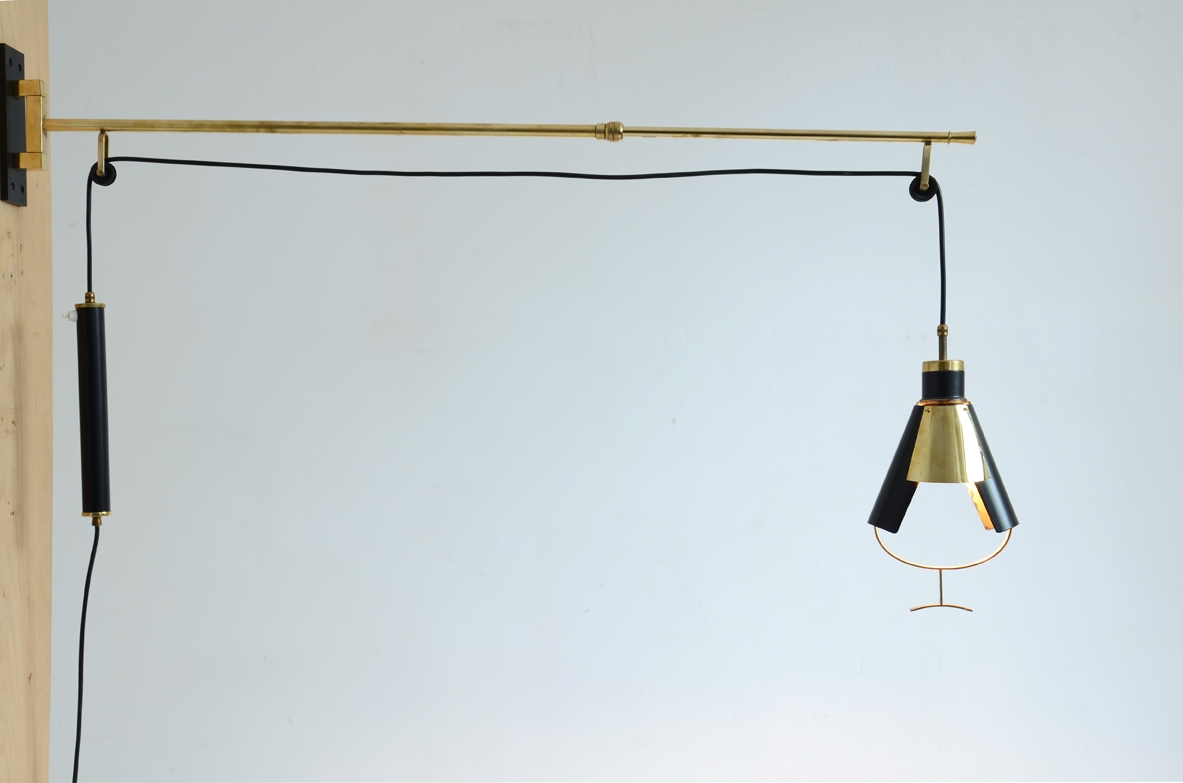 Rare wall lamp in brass