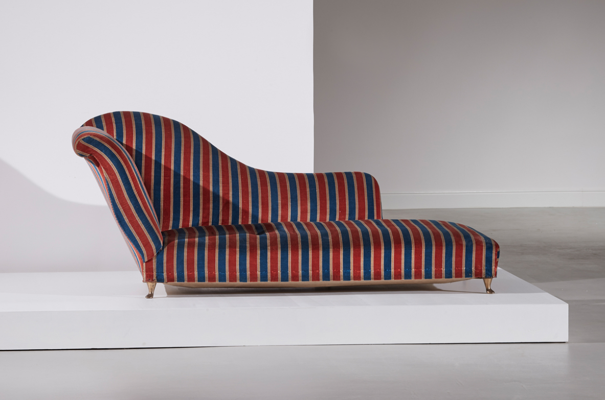 Dormeuse made of brass and upholstered velvet. Production I.S.A Bergamo 50s.