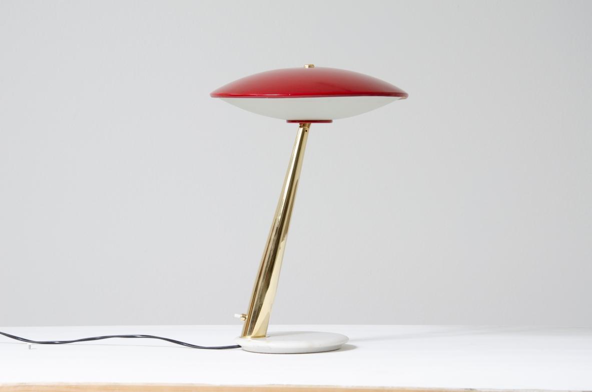 Giuseppe Ostuni, unique 1950's table lamp with metal painted top, brass stem and a nice marble base. Prod. Oluce.